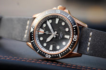 Load image into Gallery viewer, Signum Cero Bronze Forged Carbon dial infused with Lume
